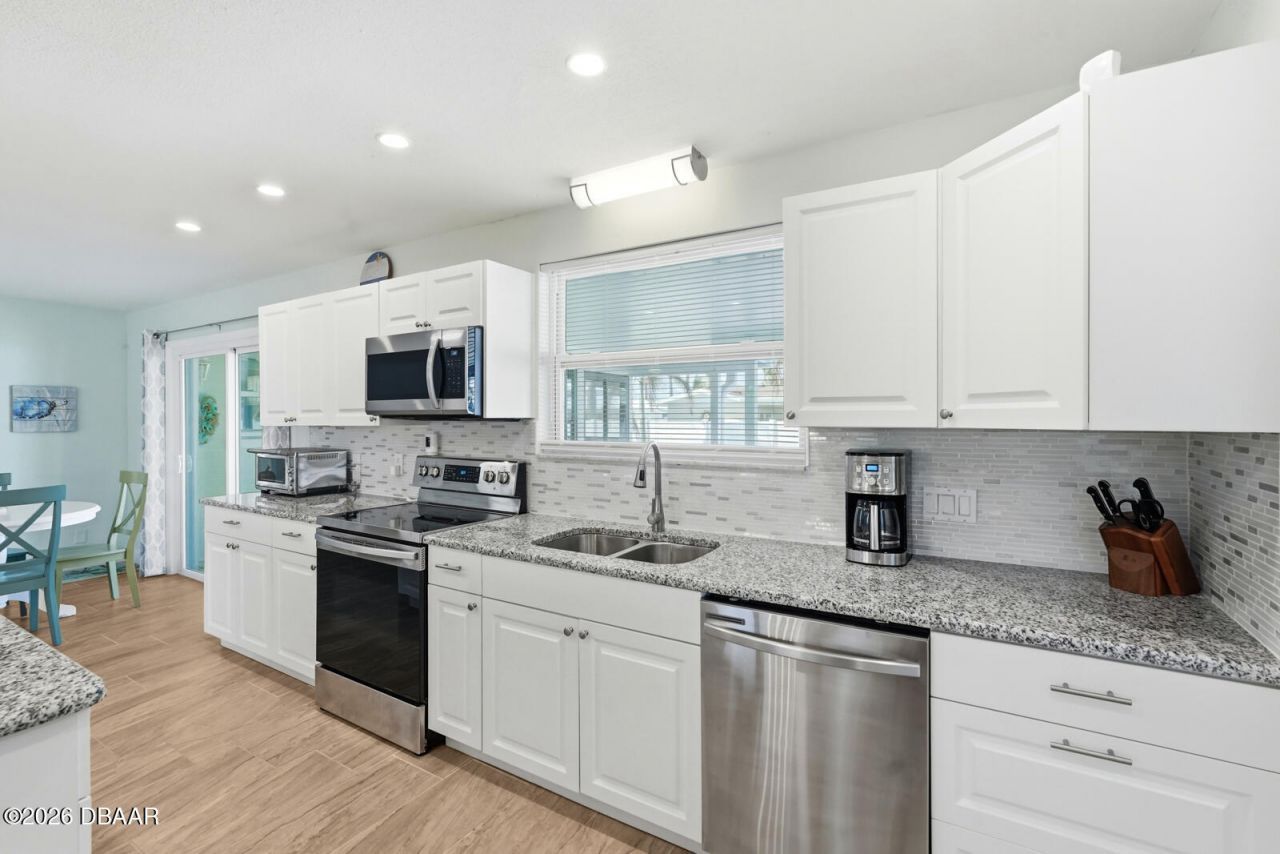 341 Plaza Boulevard, Daytona Beach, FL 32118 Photo