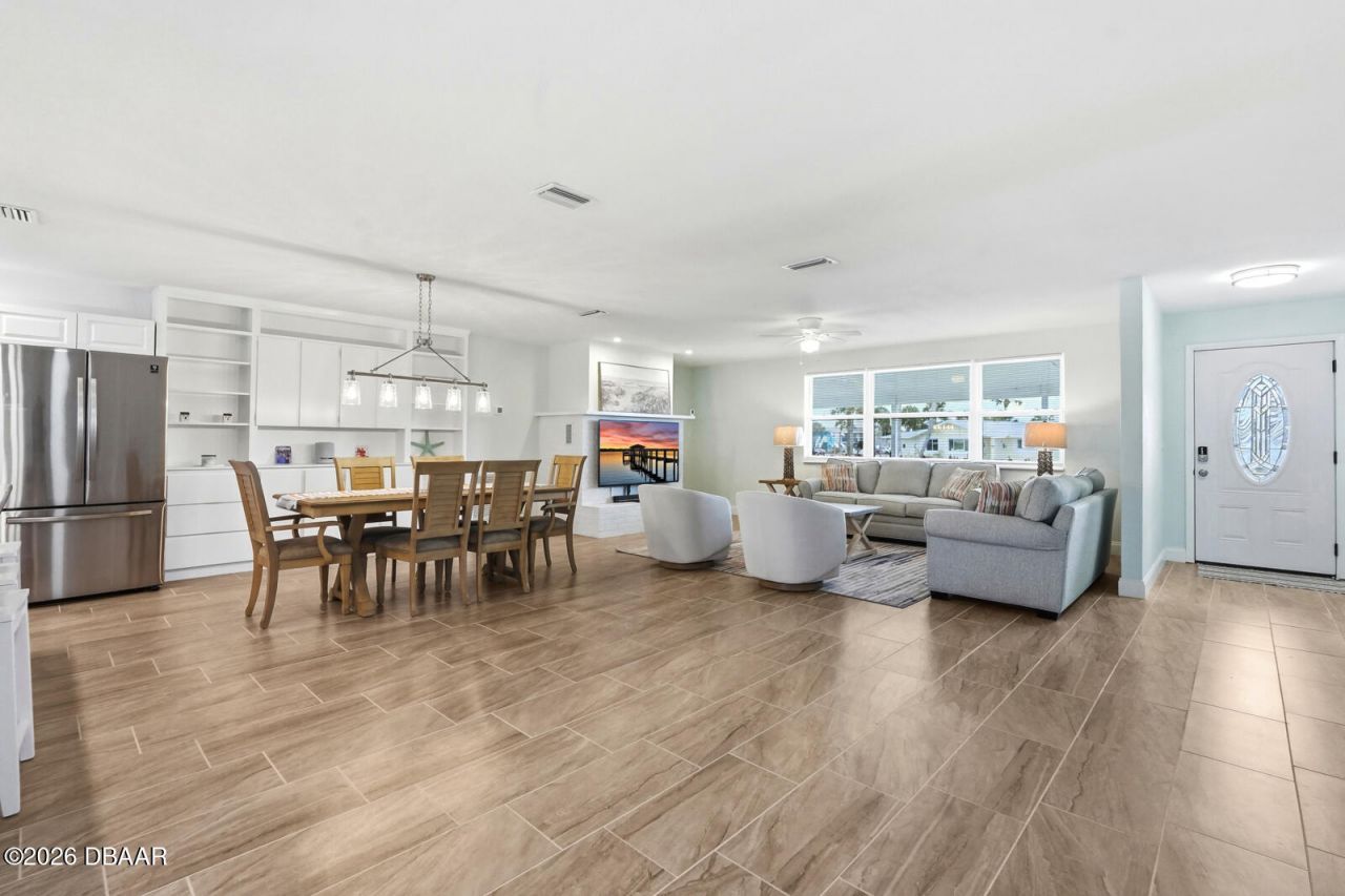 341 Plaza Boulevard, Daytona Beach, FL 32118 Photo