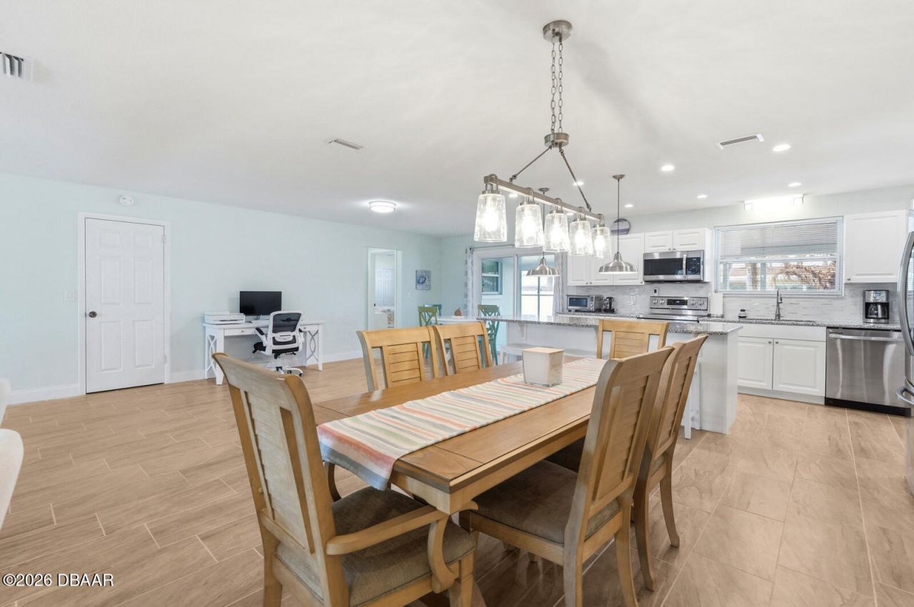 341 Plaza Boulevard, Daytona Beach, FL 32118 Photo