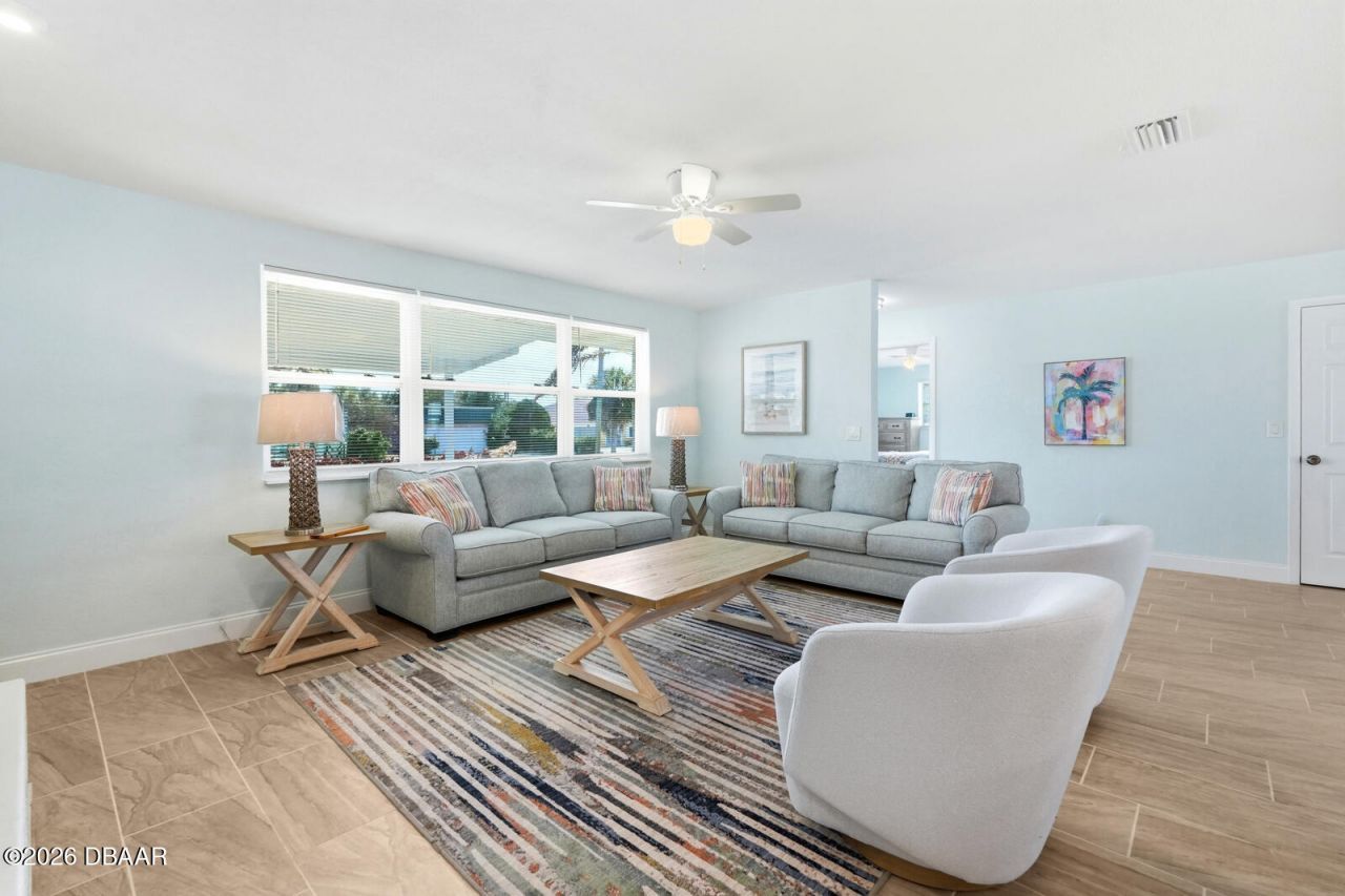 341 Plaza Boulevard, Daytona Beach, FL 32118 Photo