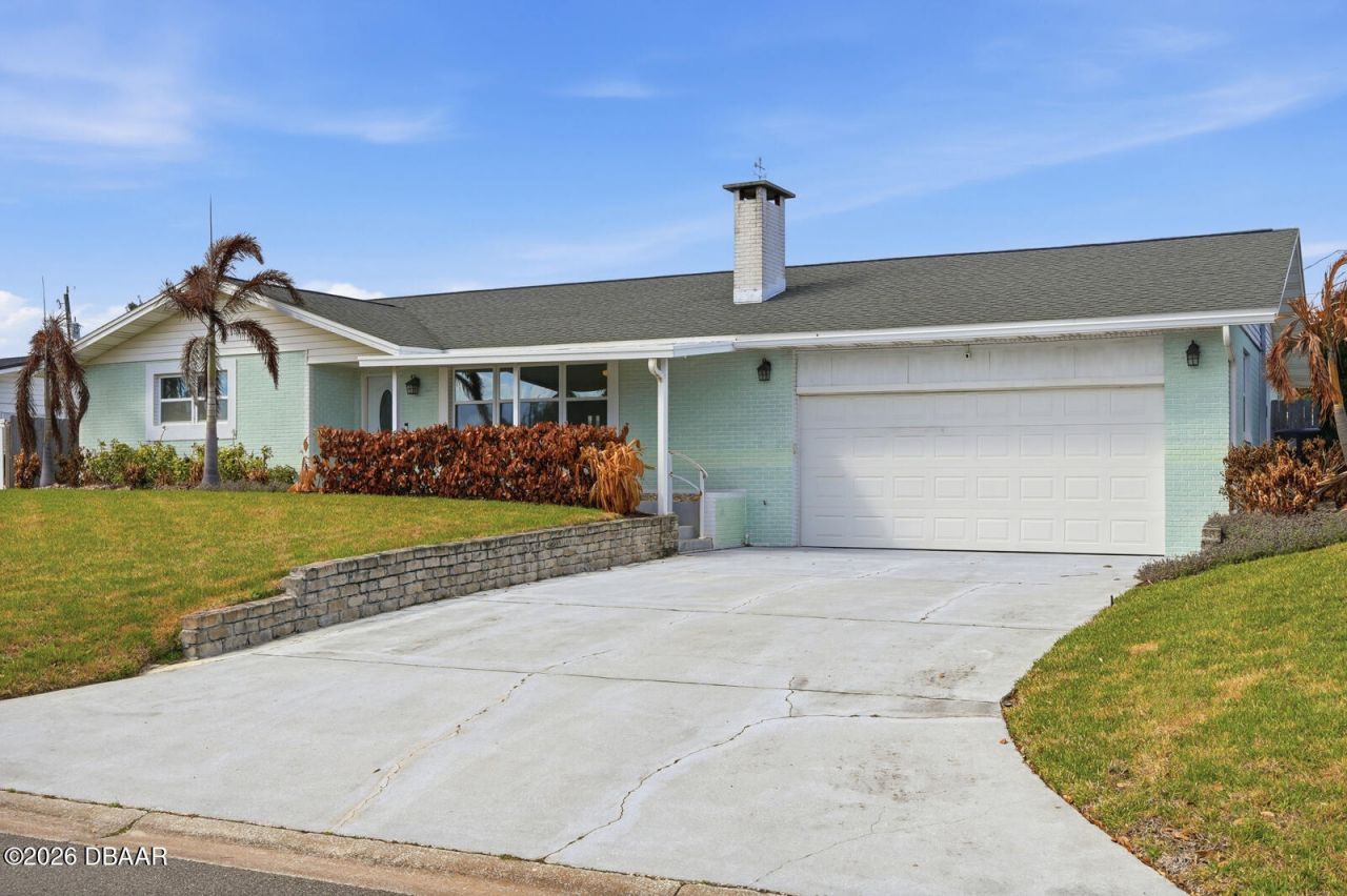 341 Plaza Boulevard, Daytona Beach, FL 32118 Photo