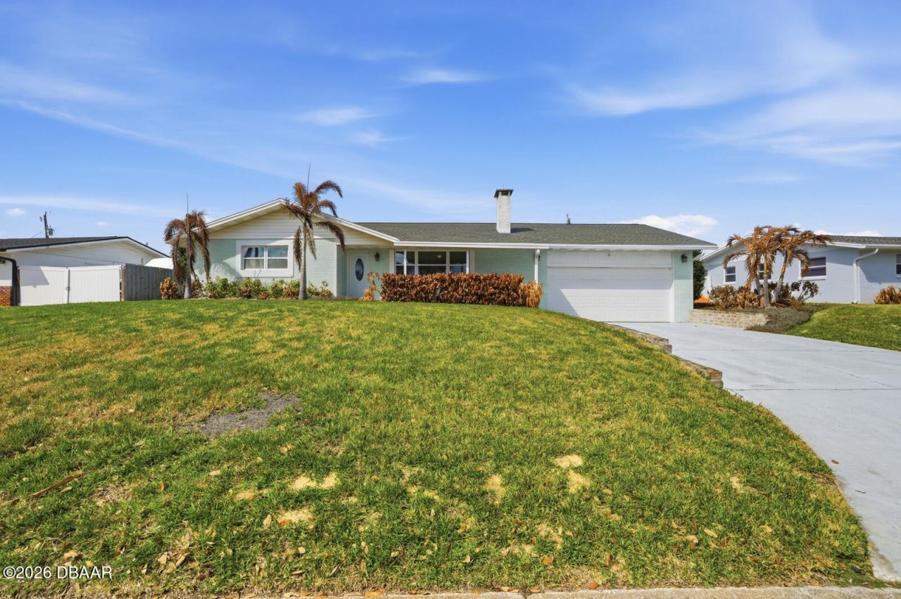 341 Plaza Boulevard, Daytona Beach, FL 32118 Photo