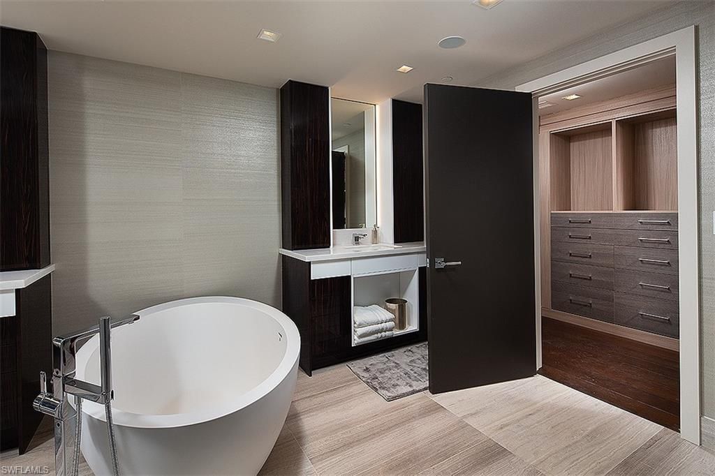 6897 Grenadier Blvd, Unit 1001, Naples, FL 34108 Photo