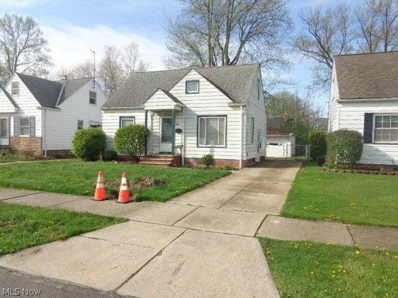 448 E 328th Street, Willowick, OH 44095 Photo 3