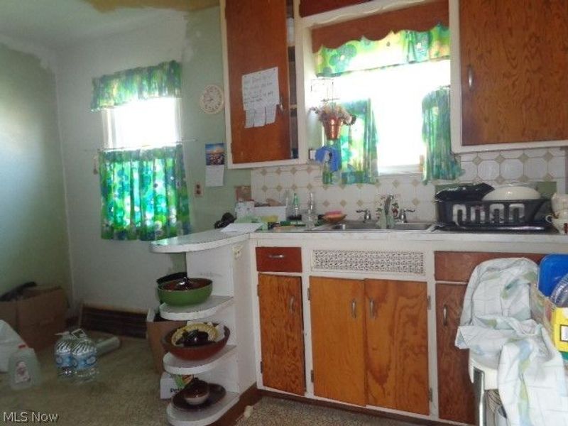 448 E 328th Street, Willowick, OH 44095 Photo 5