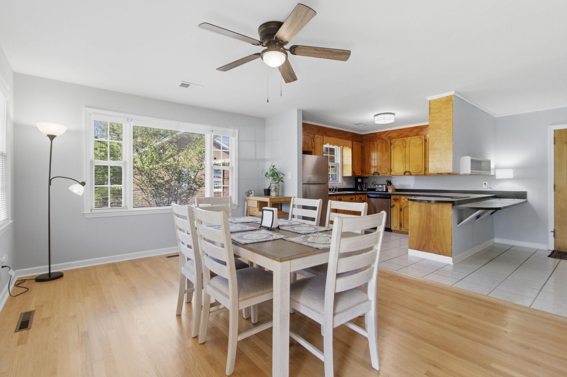 1084 Honeysuckle Lane Photo 11