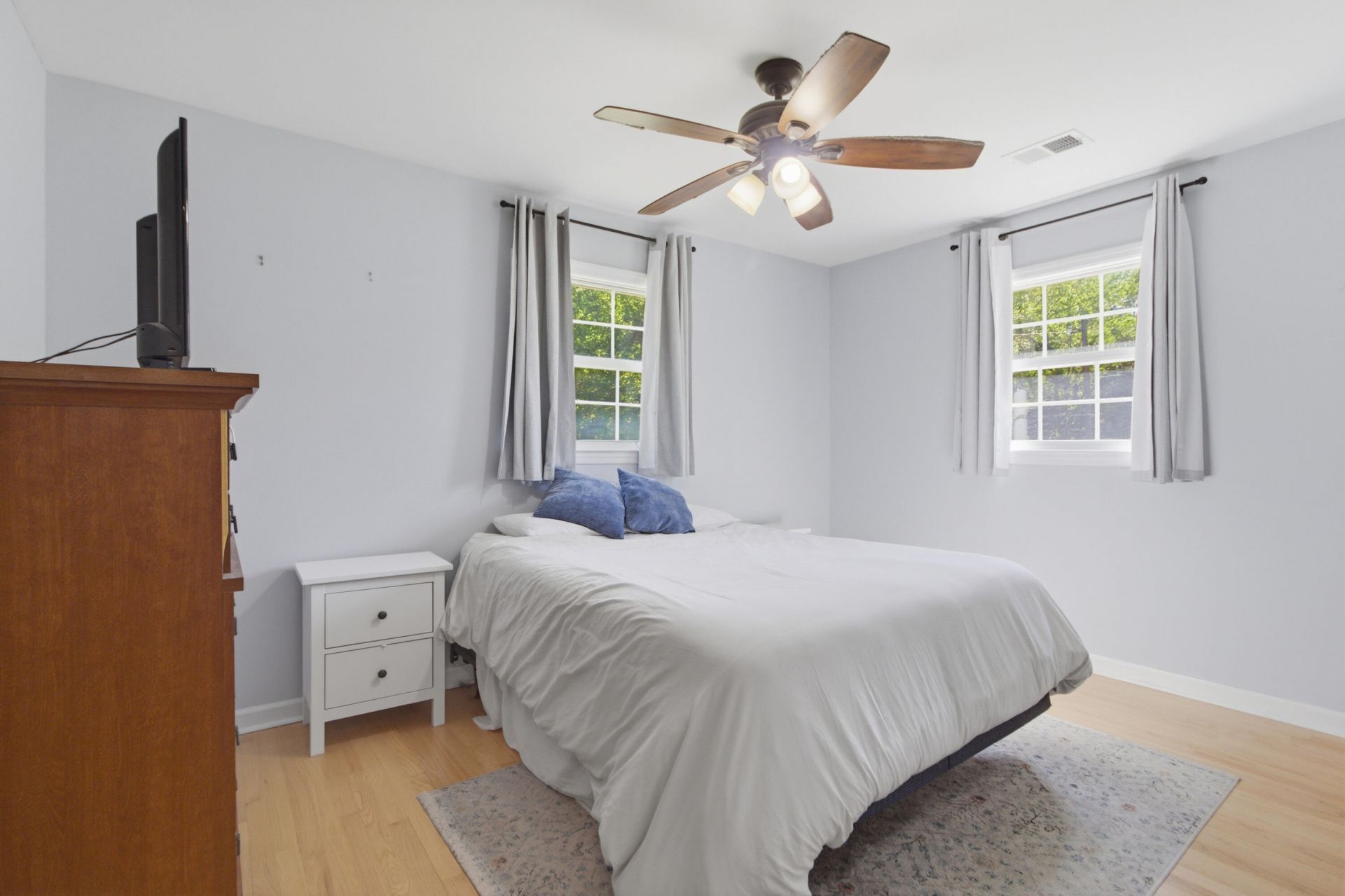 1084 Honeysuckle Lane Photo 18