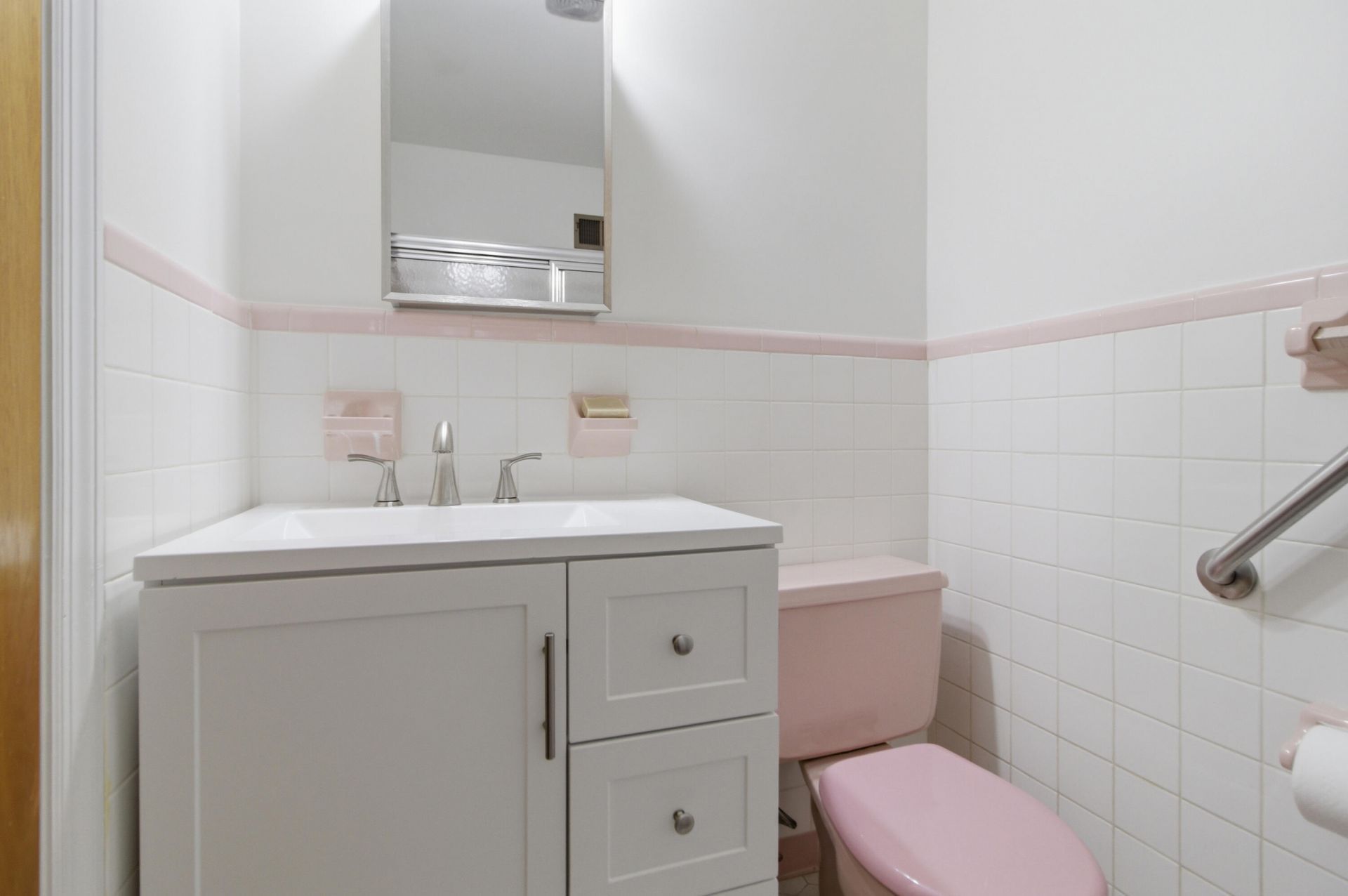 1084 Honeysuckle Lane Photo 24