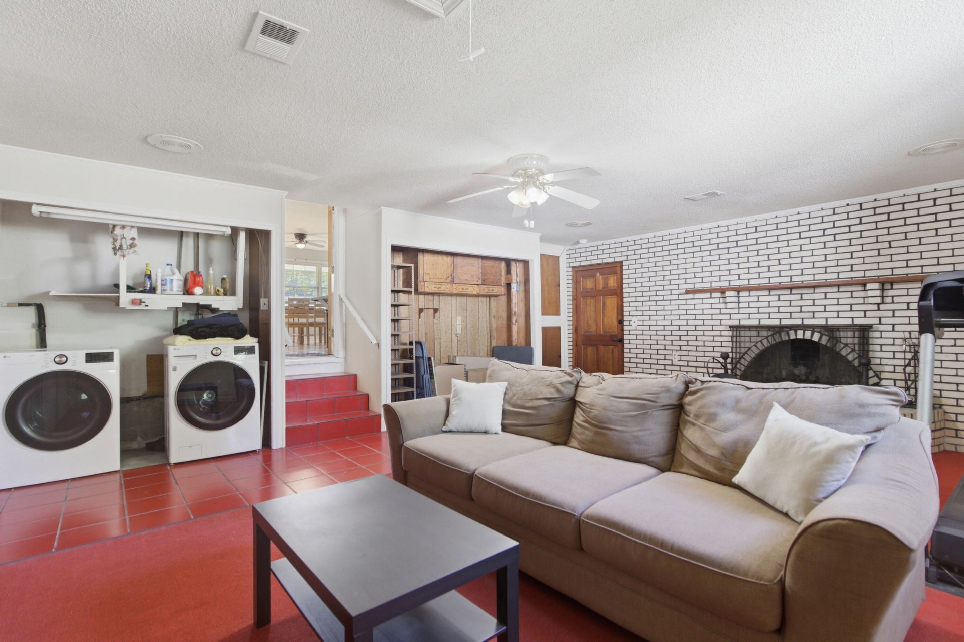 1084 Honeysuckle Lane Photo 29