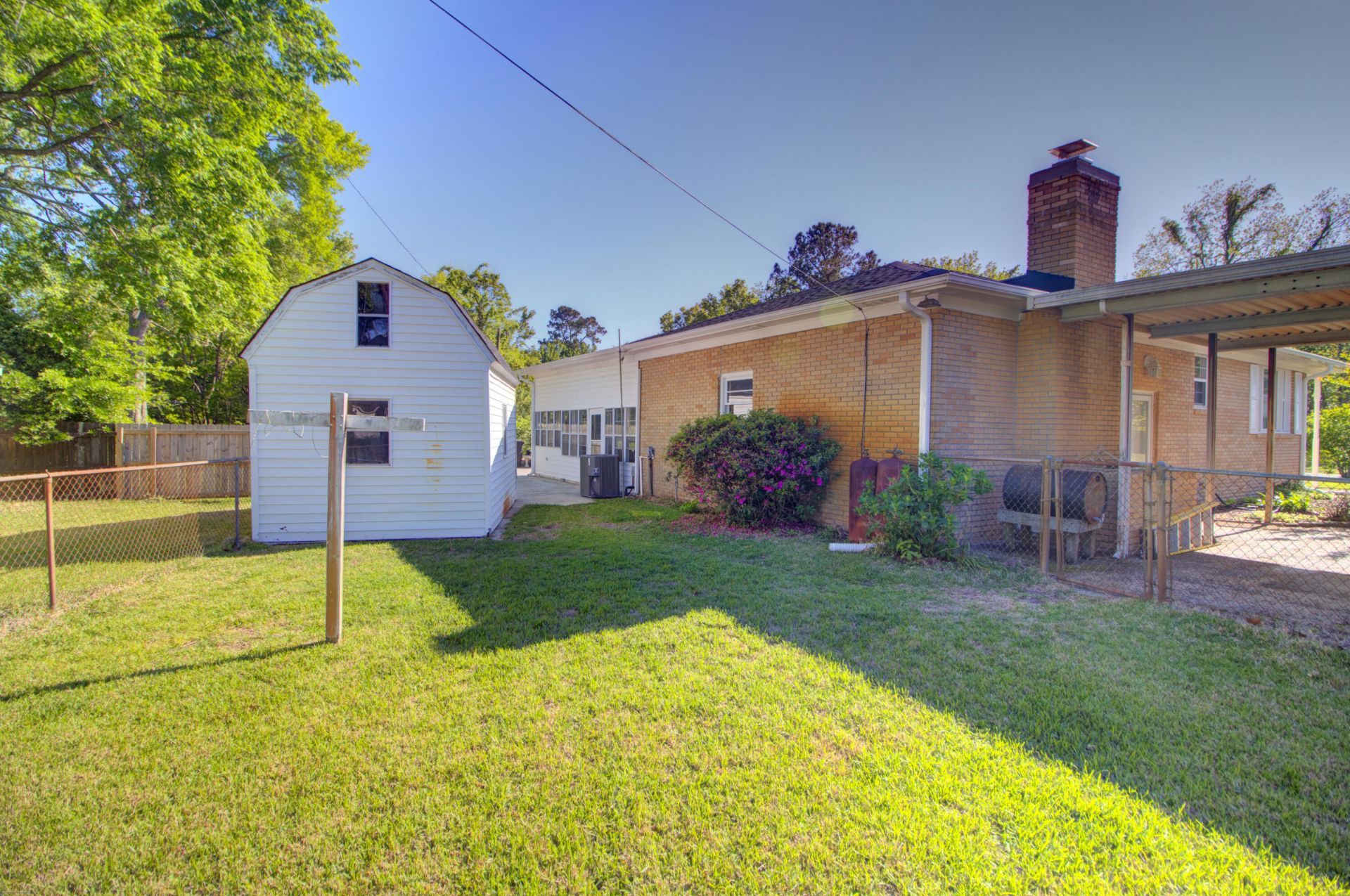 1084 Honeysuckle Lane Photo 35