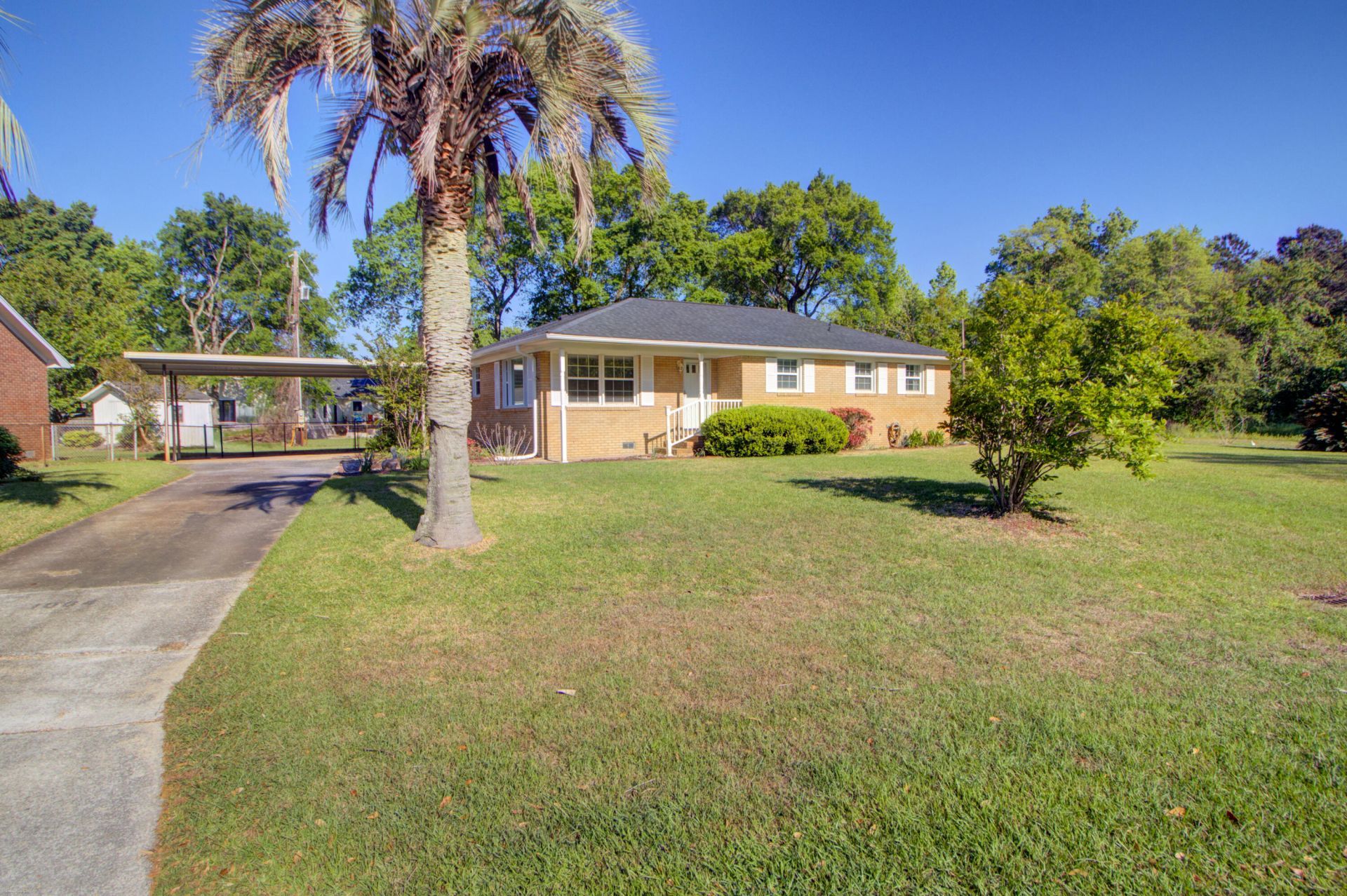 1084 Honeysuckle Lane Photo 37