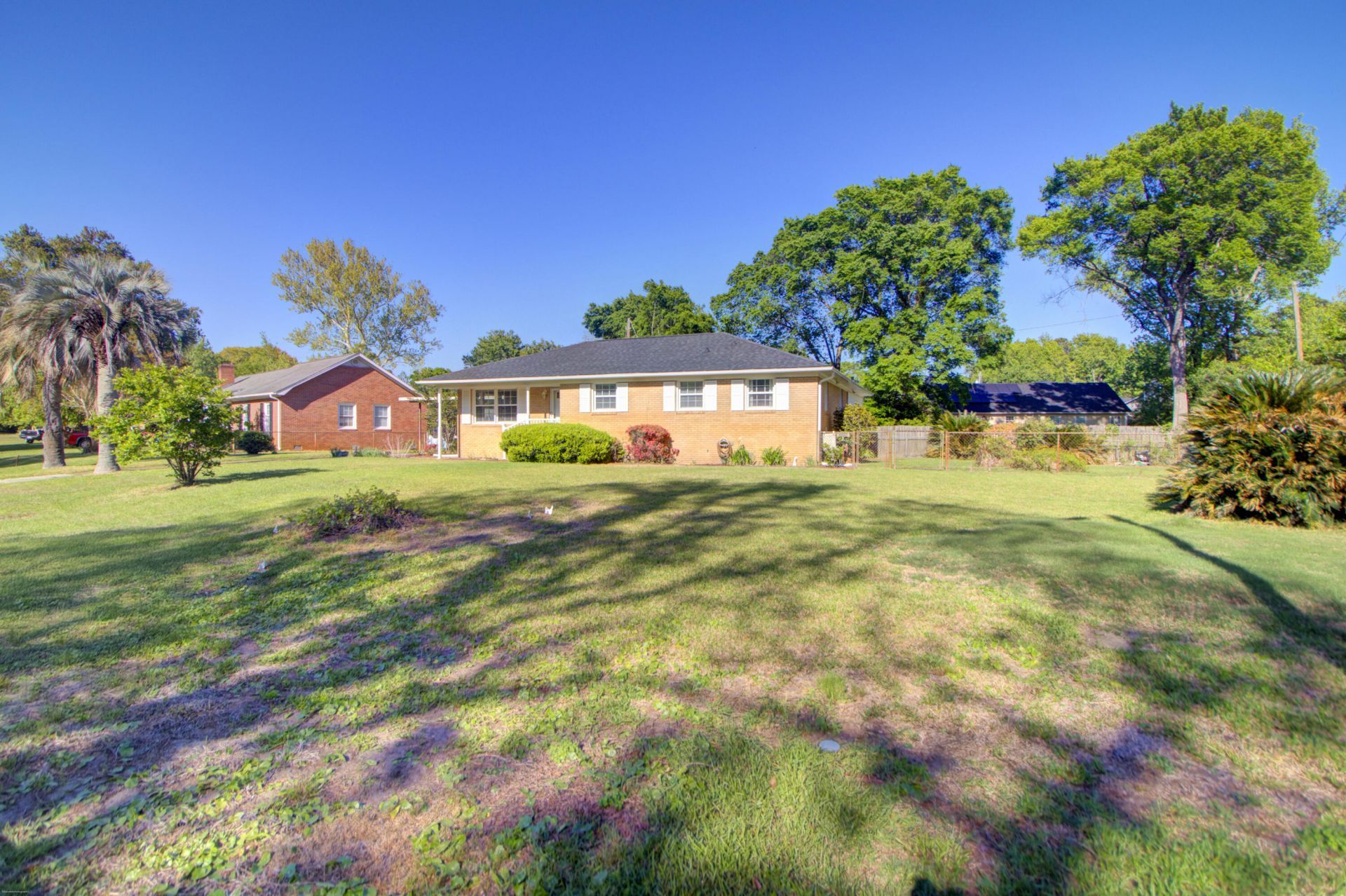 1084 Honeysuckle Lane Photo 4