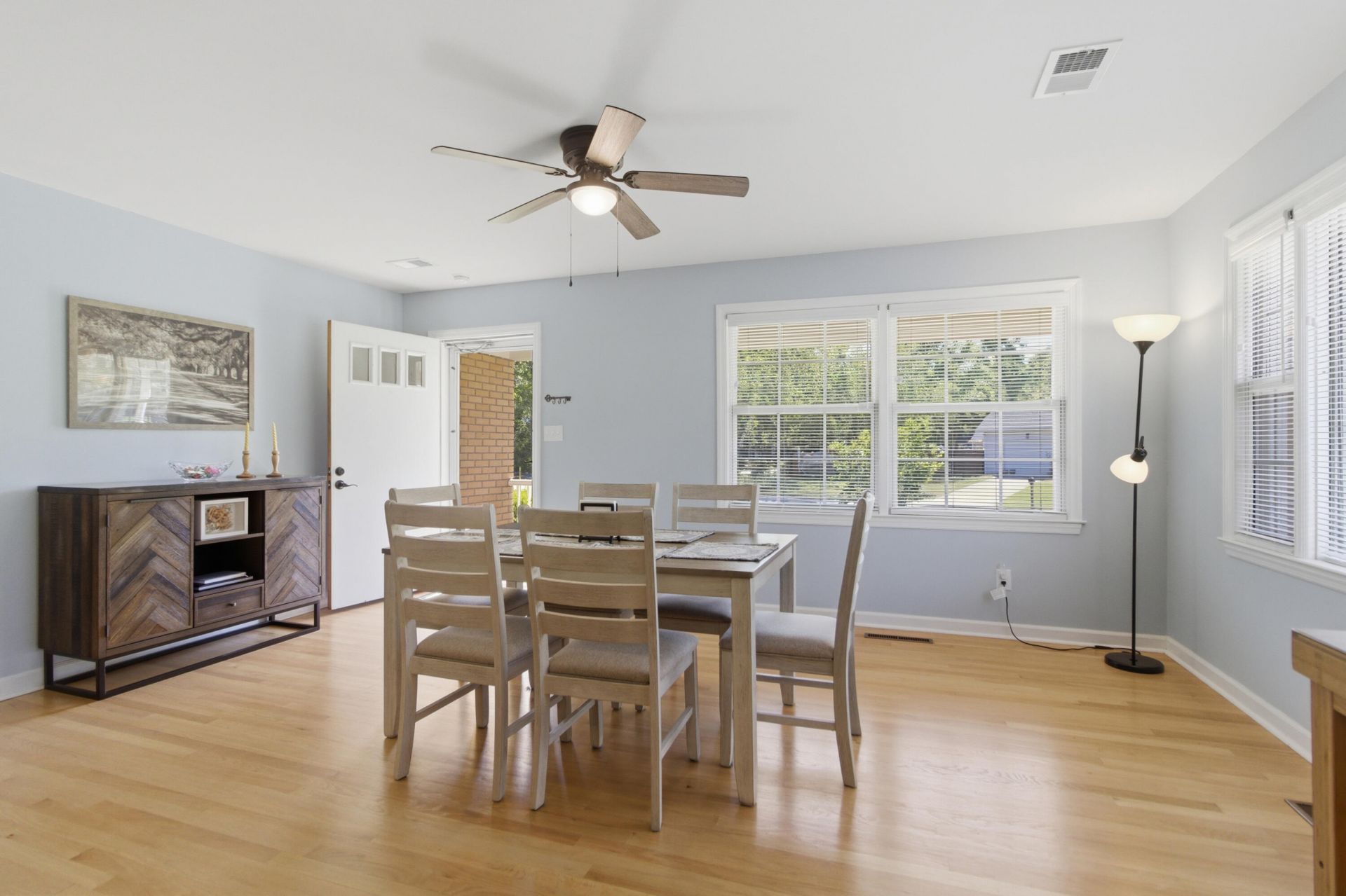 1084 Honeysuckle Lane Photo 7