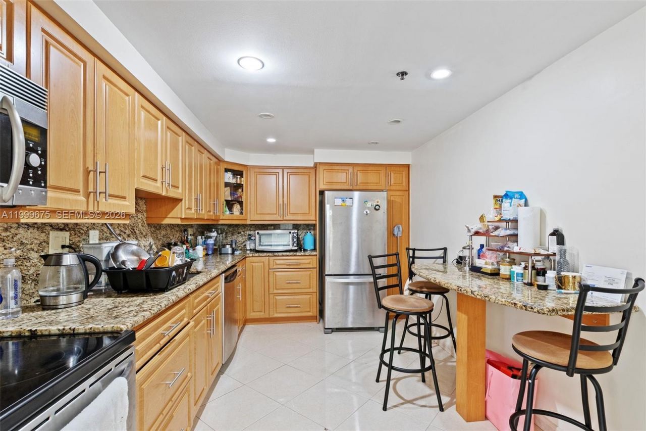 17600 N Bay Rd, Unit N701, Sunny Isles Beach, FL 33160 Photo