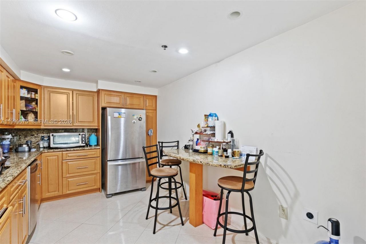 17600 N Bay Rd, Unit N701, Sunny Isles Beach, FL 33160 Photo