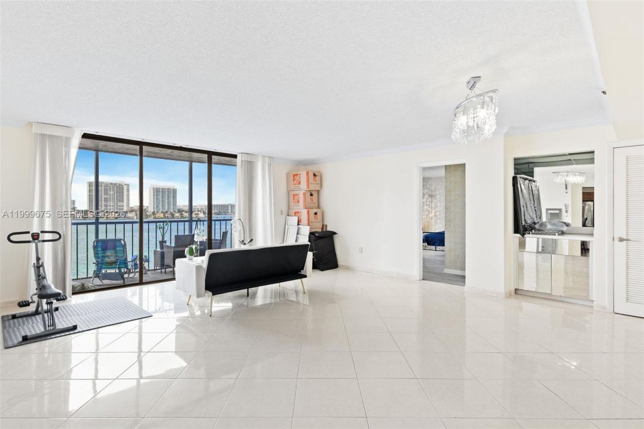 17600 N Bay Rd, Unit N701, Sunny Isles Beach, FL 33160 Photo