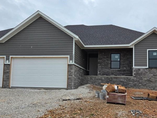 2601 W Webb Road , Ozark, MO 65721