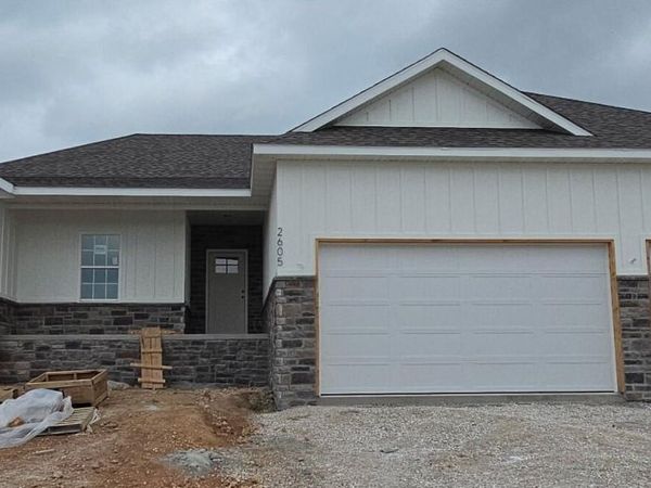 2605 W Webb Road , Ozark, MO 65721