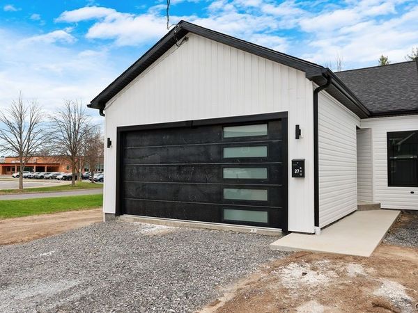 27 Elm Street , Phoenix, NY 13135