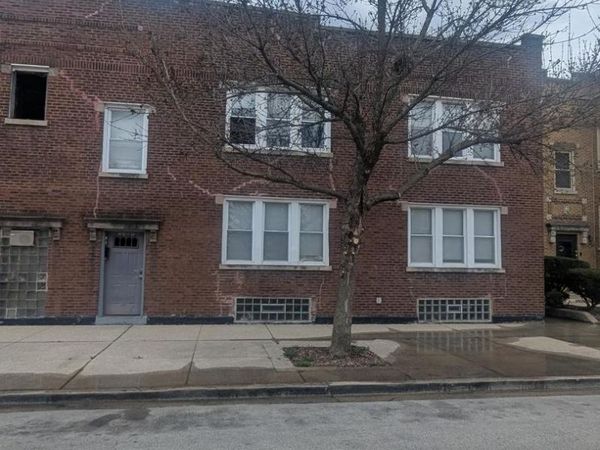 5725 W Division Street , Chicago, IL 60651