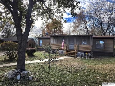 415 & 401 KAFFENBERGER Drive, Murray, NE 68409