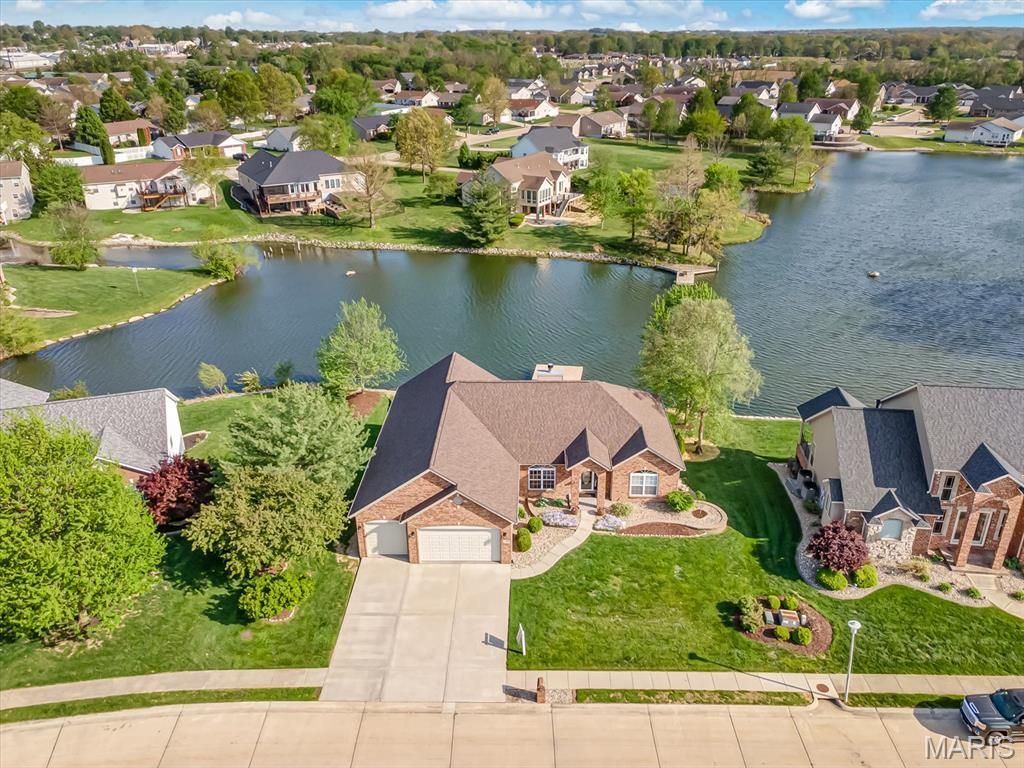 1008 W Fallen Lake Drive, Waterloo, IL 62298 Main Photo