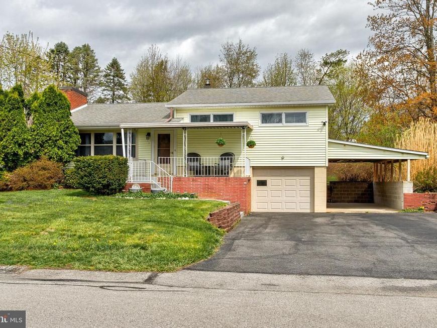 321 Kimport Avenue, Boalsburg, PA 16827 Main Photo