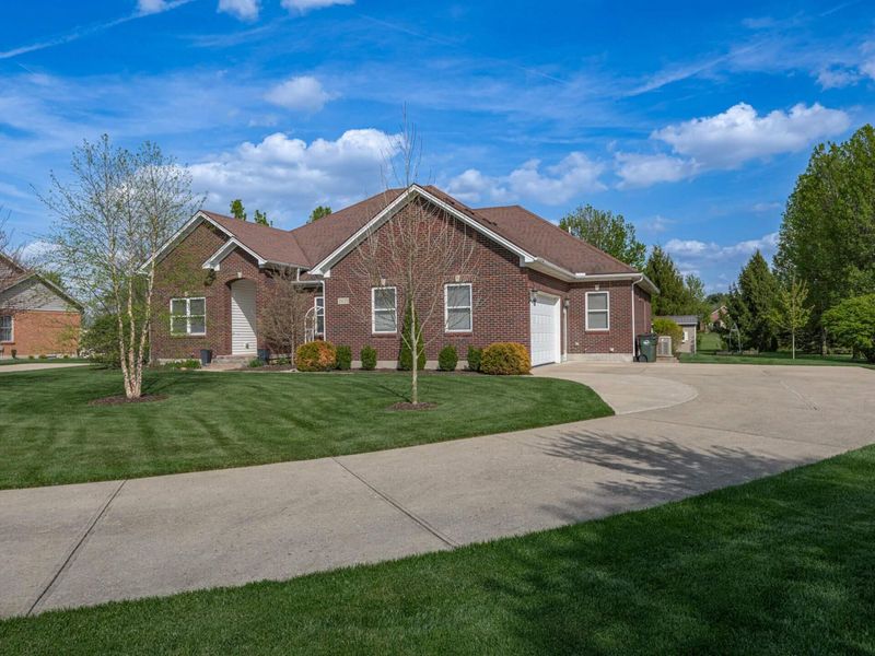 2027 Liberty Court, Xenia, OH 45385 Photo 2