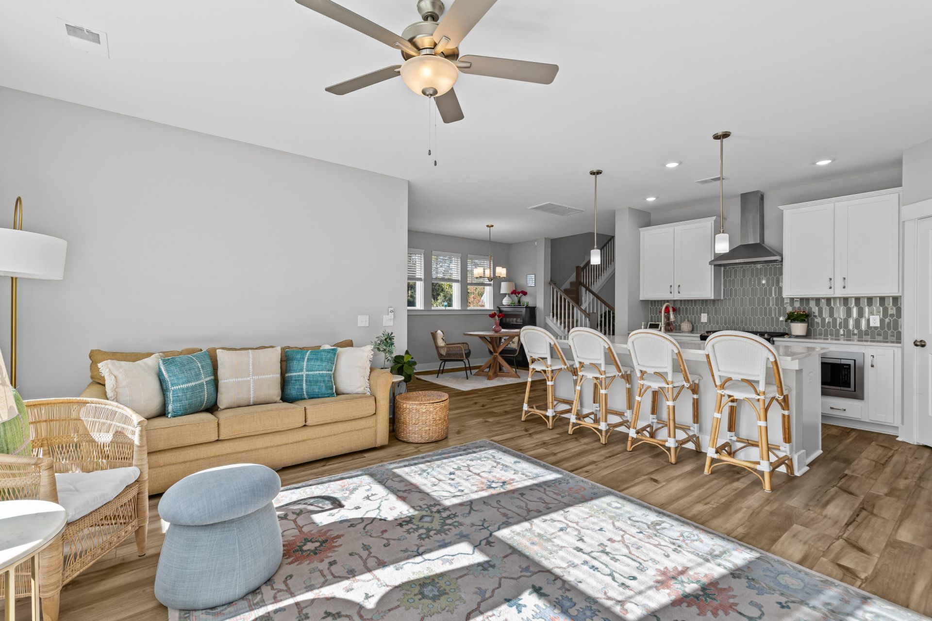 859 Hopewell Drive Photo 7