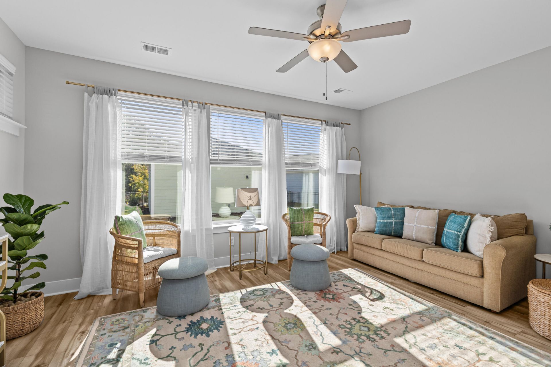 859 Hopewell Drive Photo 8