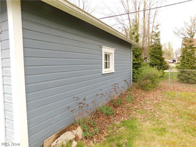 1915 34th Street NW, Canton, OH 44709 Photo 2