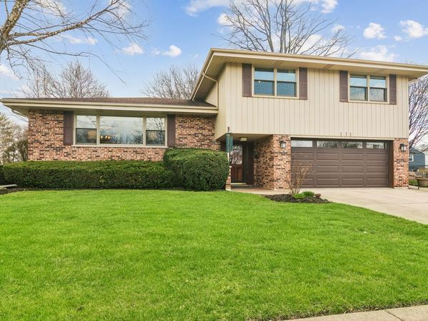 111 N Wilshire Lane , Arlington Heights, IL 60004