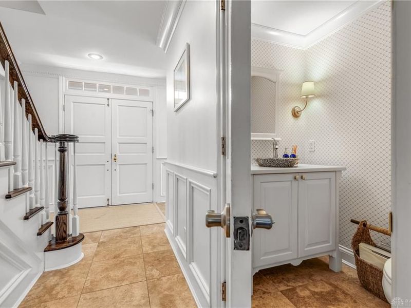 7720 Chumani Lane, Indian Hill, OH 45243 Photo 2