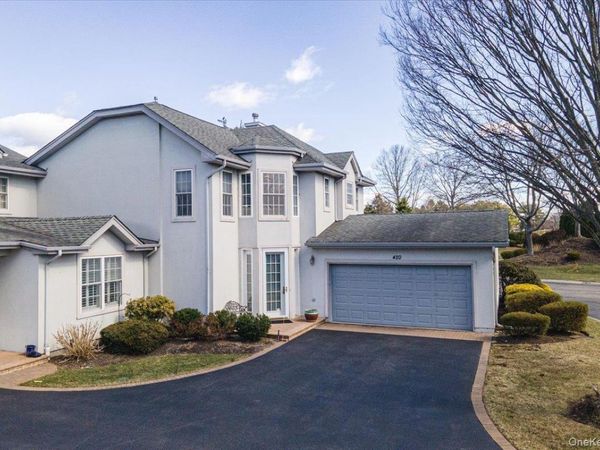 420 Florencia Place, Melville, NY 11747