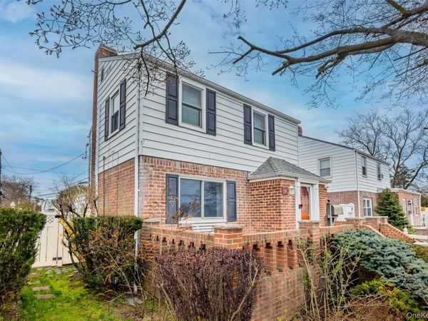 82 Cerenzia Boulevard , Elmont, NY 11003