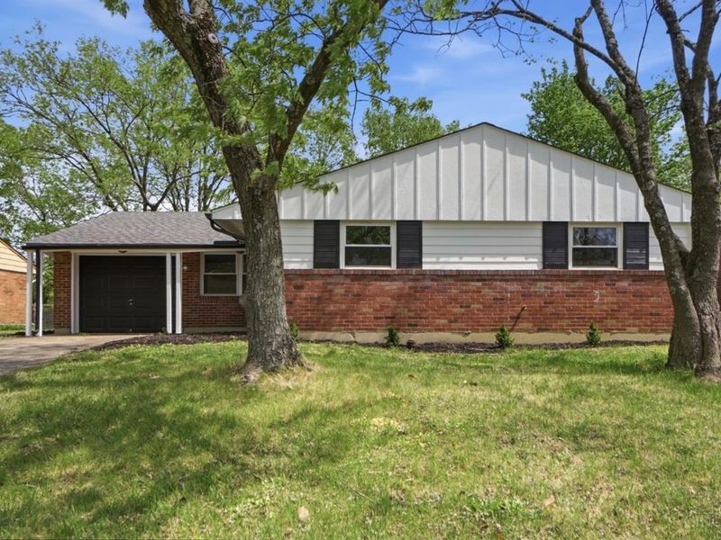 12128 Benadir Road, Springdale, OH 45246 Photo 1