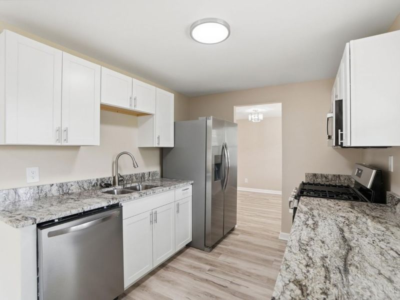 12128 Benadir Road, Springdale, OH 45246 Photo 11