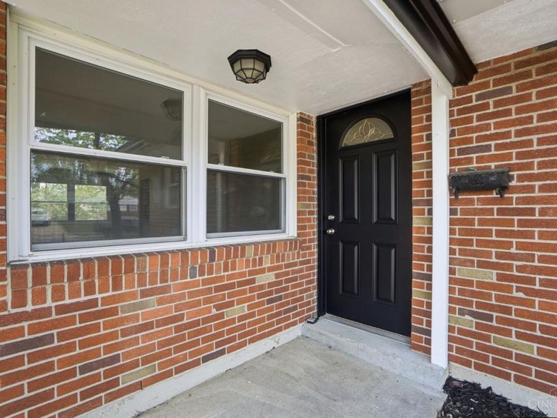 12128 Benadir Road, Springdale, OH 45246 Photo 2