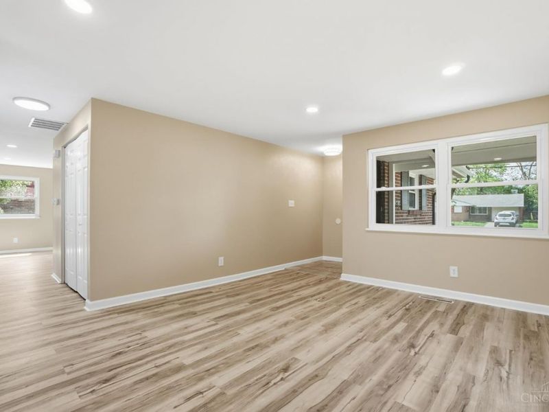 12128 Benadir Road, Springdale, OH 45246 Photo 5