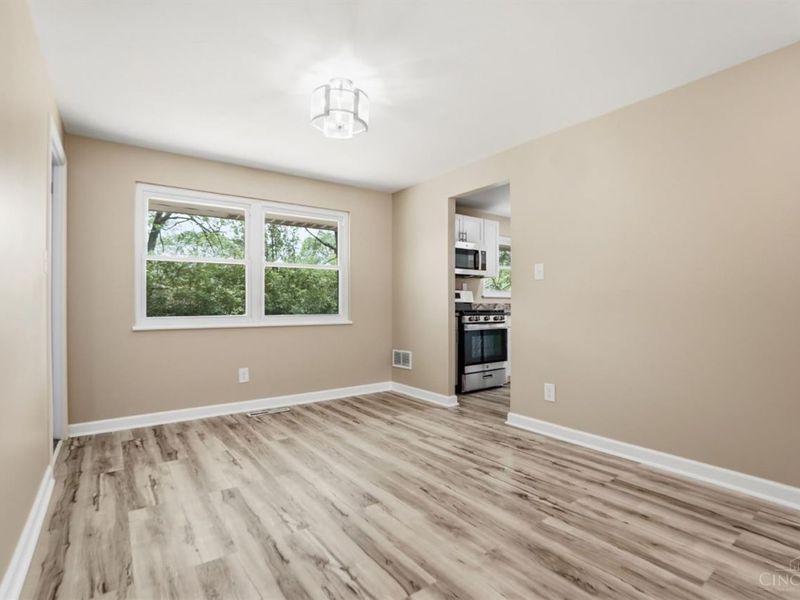 12128 Benadir Road, Springdale, OH 45246 Photo 6