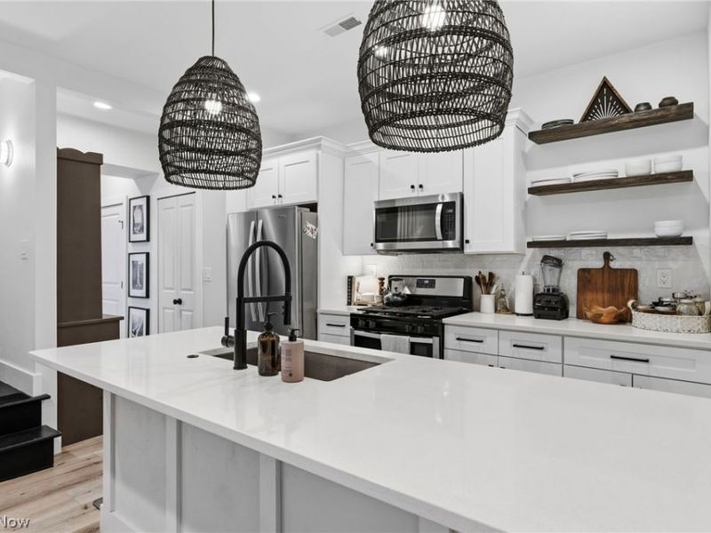 3508 Siam Avenue , Cleveland, OH 44113 Photo 10