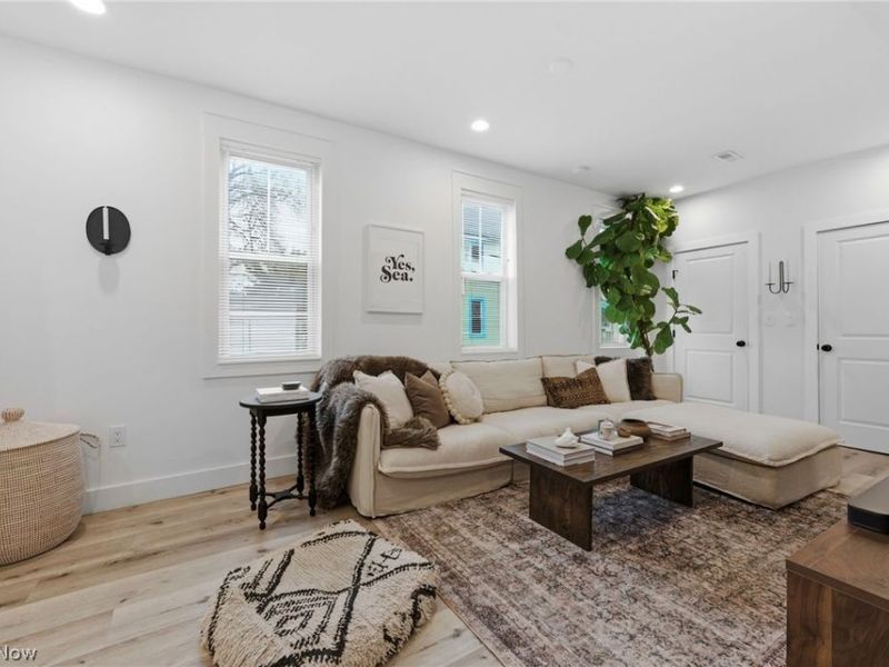 3508 Siam Avenue , Cleveland, OH 44113 Photo 17