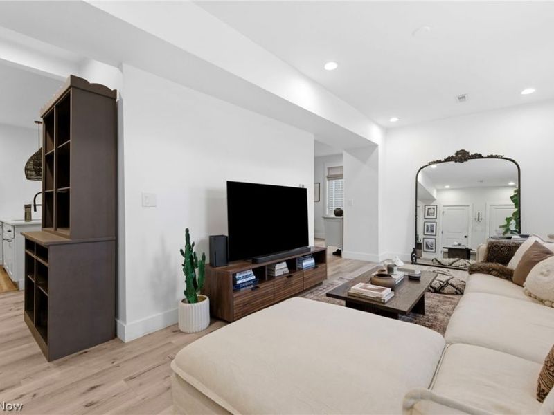 3508 Siam Avenue , Cleveland, OH 44113 Photo 21