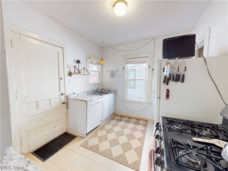 2320 Bellfield Avenue , Cleveland Heights, OH 44106 Photo 11