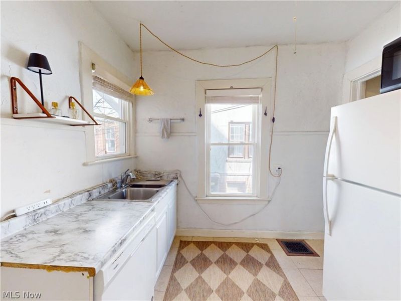 2320 Bellfield Avenue , Cleveland Heights, OH 44106 Photo 12