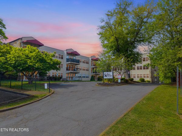 2749 Sullins St, Knoxville, TN 37919