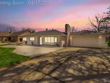 3520 Denson Drive, Sterling Heights, MI 48310