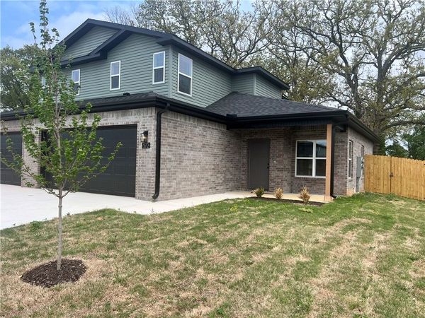 572 Cosmos Street , Centerton, AR 72719