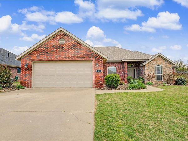 1501 Cavern Springs Way , Cave Springs, AR 72718