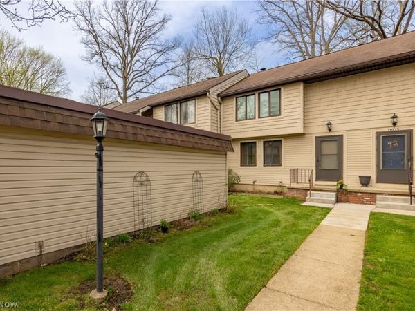 10219 Spinnaker Run, Aurora, OH 44202